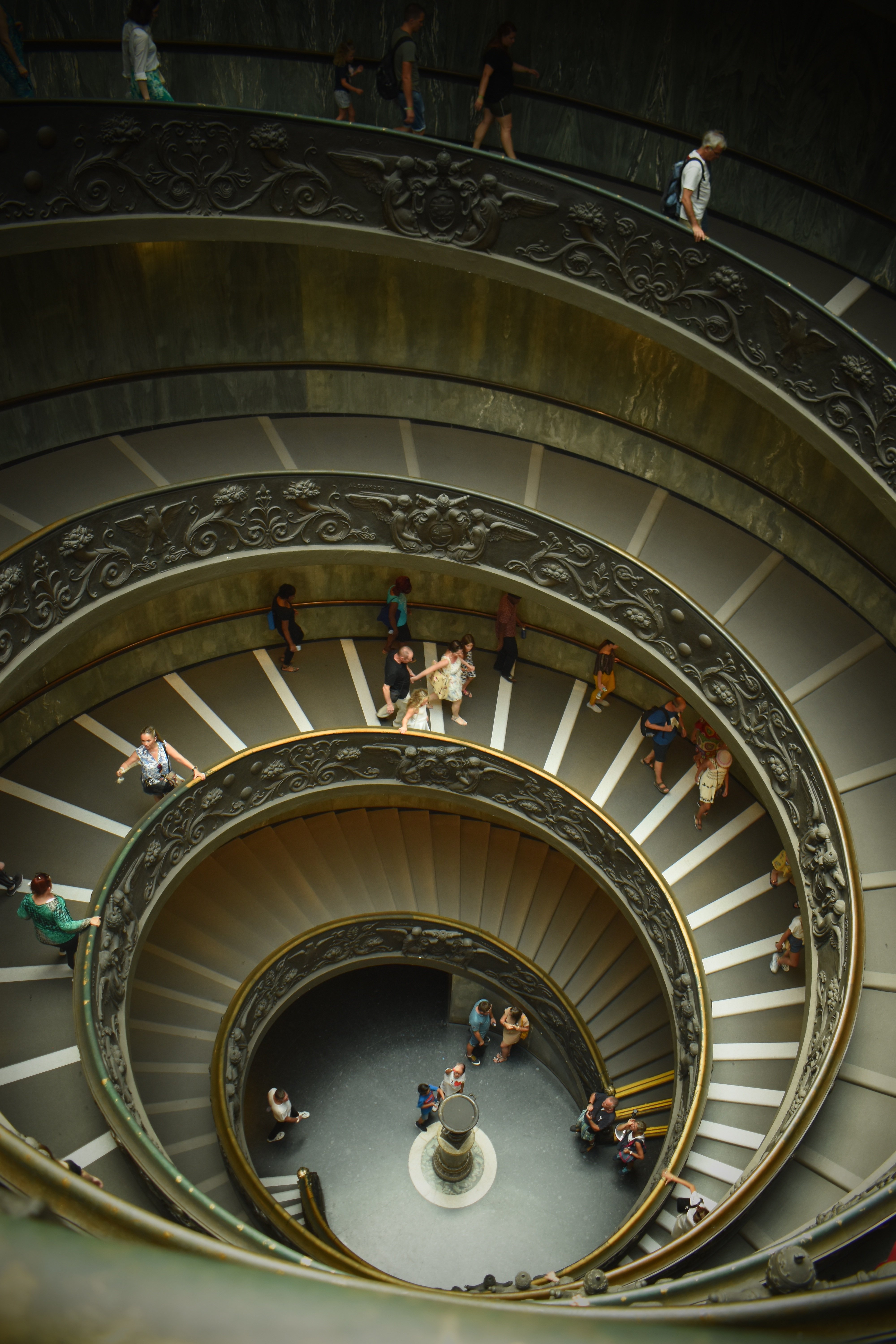 Wer erfand die Wendeltreppe? Von Burgen zu Palästen