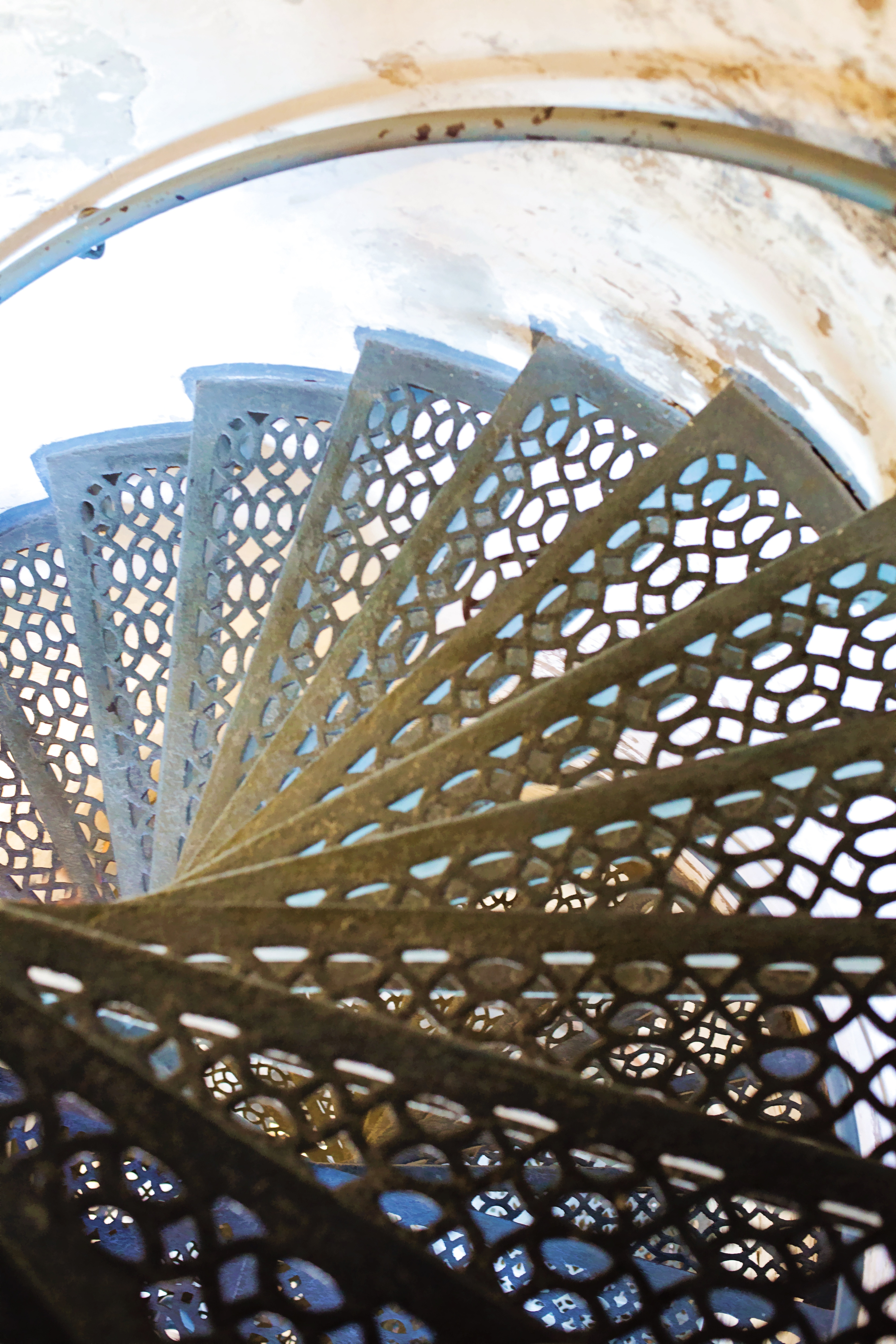 Spiral Staircase Safety: Handrails, Headroom and Slip-Resistant Treads